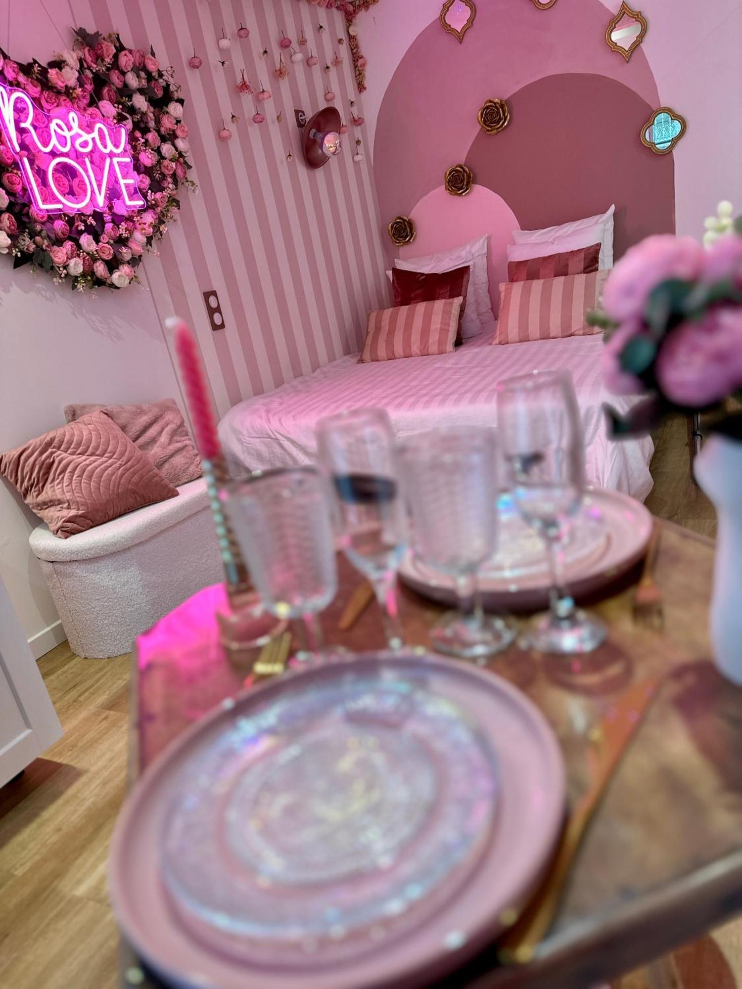 Romantic Room - Balneo - Ciel Etoile - Free Wifi - Netflix - Hyper Centre Pézenas Esterno foto