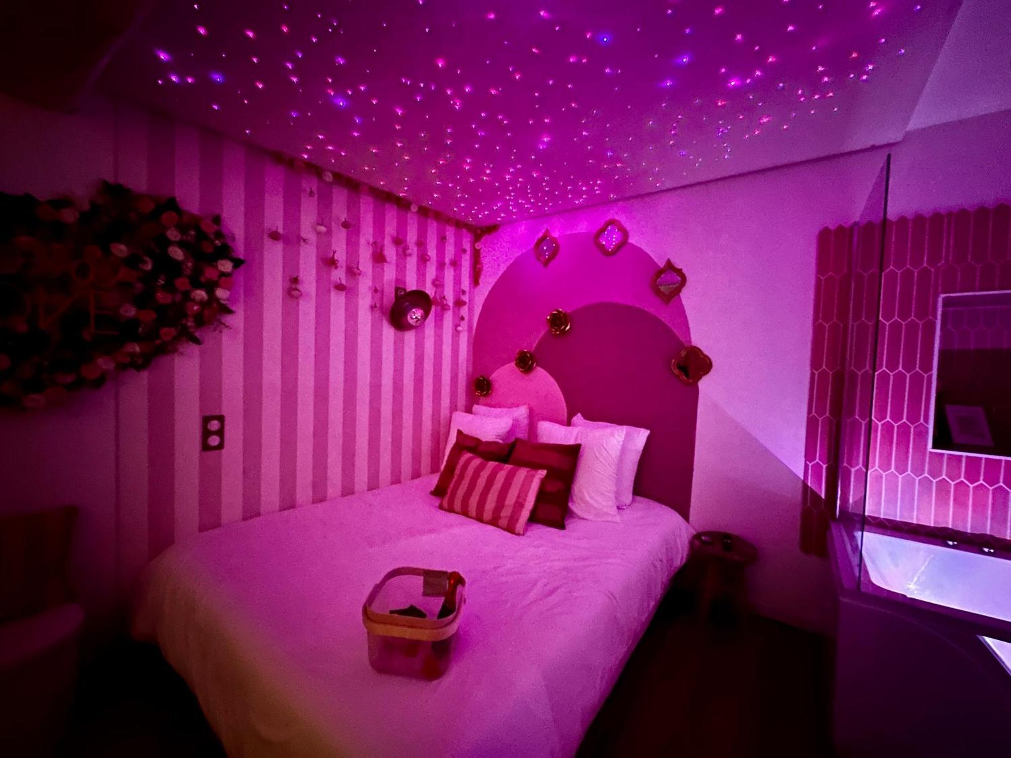 Romantic Room - Balneo - Ciel Etoile - Free Wifi - Netflix - Hyper Centre Pézenas Esterno foto